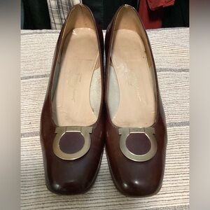 Vintage Salvatore Ferragamo brown leather loafers. Women’s size 9 1/2